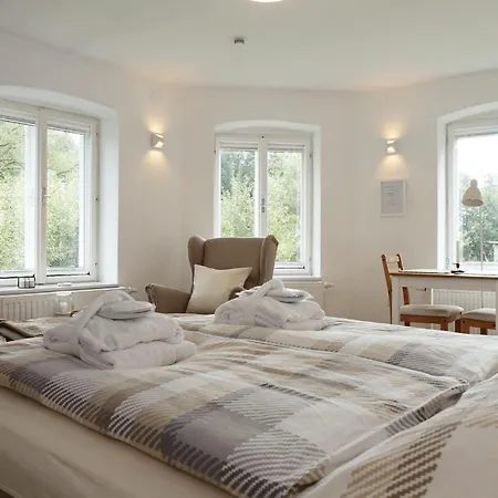 Gruene Wiese - Gaeste-minibungalow In Der Edermuehle