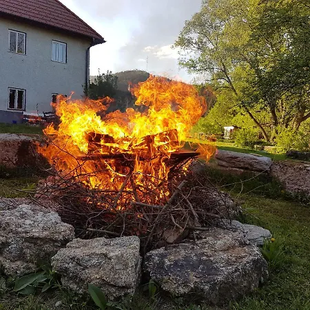 Daire Gruene Wiese - Gaeste-minibungalow In Der Edermuehle *