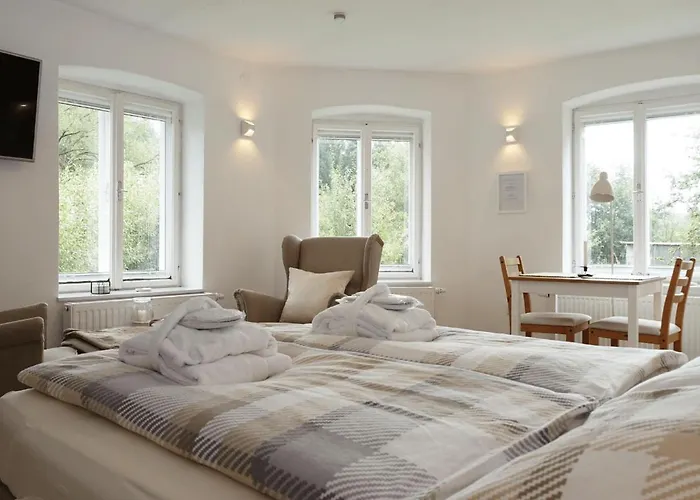 Gruene Wiese - Gaeste-minibungalow In Der Edermuehle